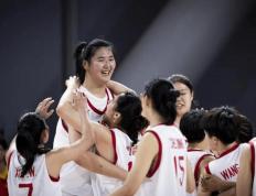 张子宇姚明谁更强？前国手竟说大姚被碾压：他在NBA都非顶级中锋