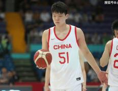 轰12分4板2帽！中国男篮2米18高塔国际赛场大放异彩，有望冲击NBA