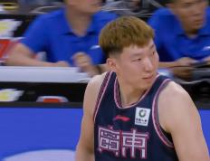 狂逼周琦退位！广东队“新中锋”打服NBA，他才是杜锋的内线答案