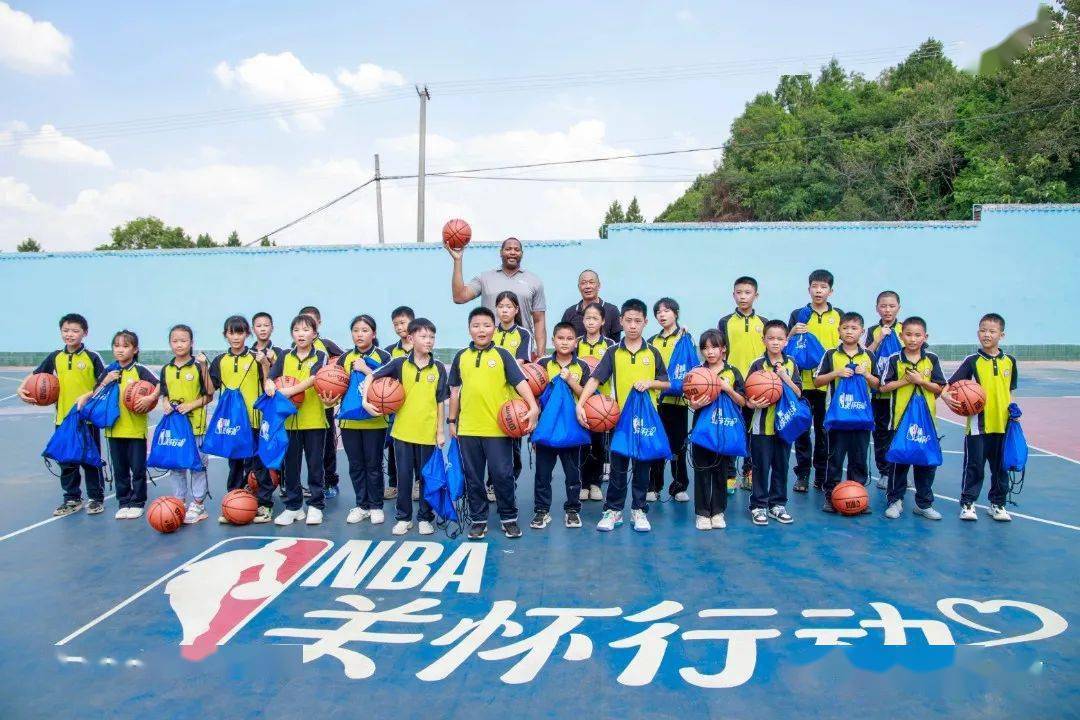 NBA传奇球星罗伯特·霍里来简阳啦！