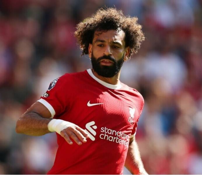 利物浦的中流砥柱穆罕默德·萨拉赫（Mohamed Salah）与今年夏天转会沙特阿拉伯的伊