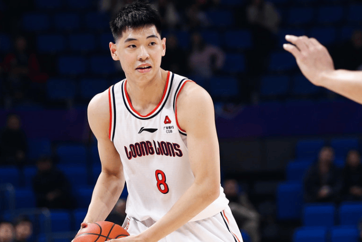 将来NBA之星，CBA强力后卫收到NBA面试邀请，父子都是强力球员