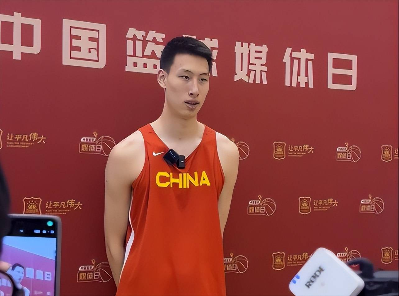 12分12帽！中国男篮17岁长臂2米30天才蜕变，易建联接班人冲NBA？