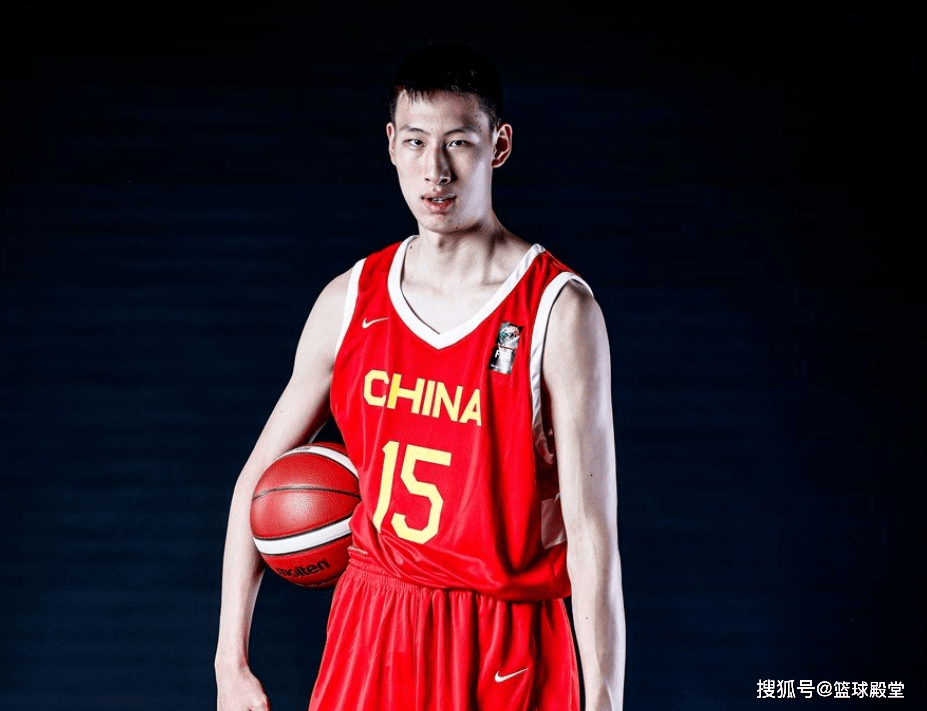 周琦安稳退下吧！U17挖大核内线，若苦练进攻，冲NBA成下个阿联