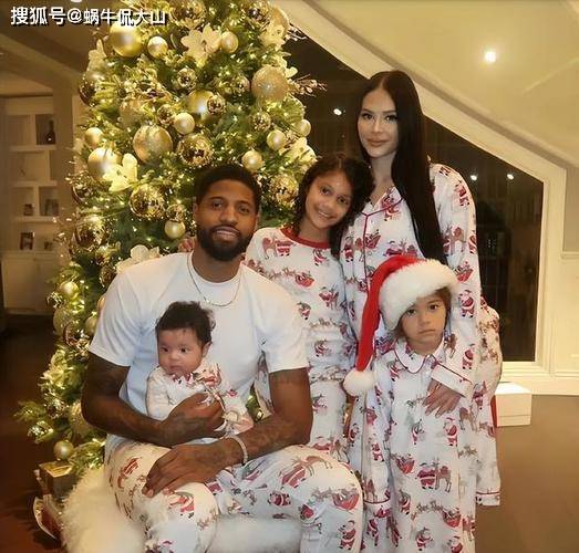 脱衣舞娘拒绝100万分手费，连生三子锁住NBA巨星，获得2亿大合约