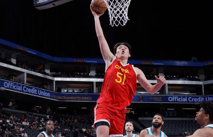 身价大暴跌！男篮最强内线又被打爆了！唯一能打NBA的球员没了