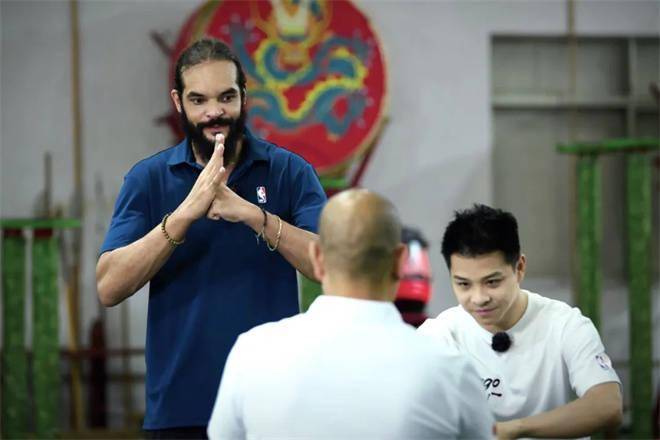 电影频道播出NBA文化交流节目 乔金·诺阿感受醒狮