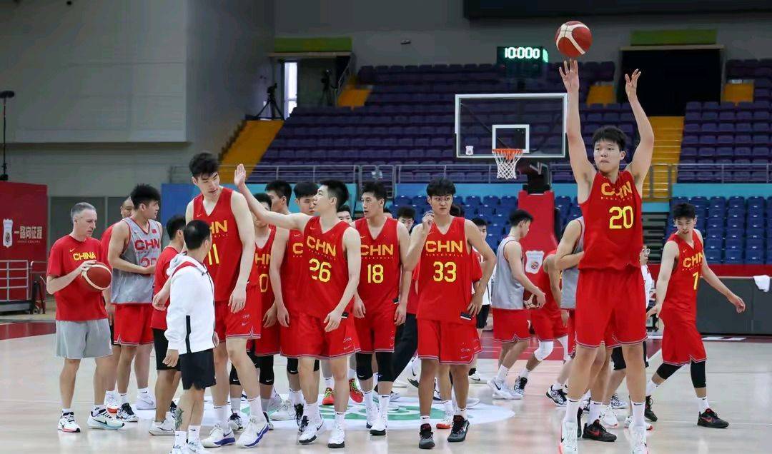 憋屈！中国男篮在NBA夏联中被嫌弃，让姚明脸红 球员们知耻后勇吧