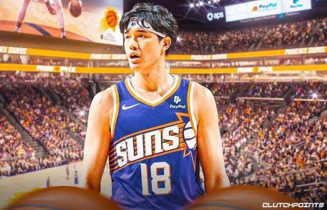 结束6年NBA生涯后，渡边雄太以2年500万回国打球！娇妻相伴太幸福