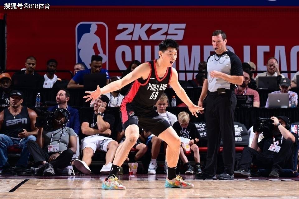 李群：崔永熙回国治疗跟腱8月返美 继续争取NBA双向合约