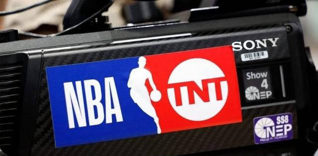 NBA动态速递：詹姆斯绝杀，丁威迪回归独行侠，马尔卡宁成热门交易对象