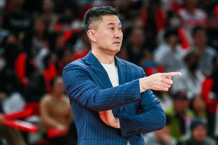 恭喜宏远！33岁NBA锋卫摇摆人加盟，取代沃特斯携胡明轩争冠