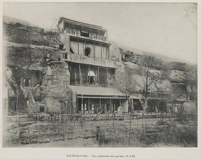 1908年，保罗·伯希与所拍摄的敦煌石窟